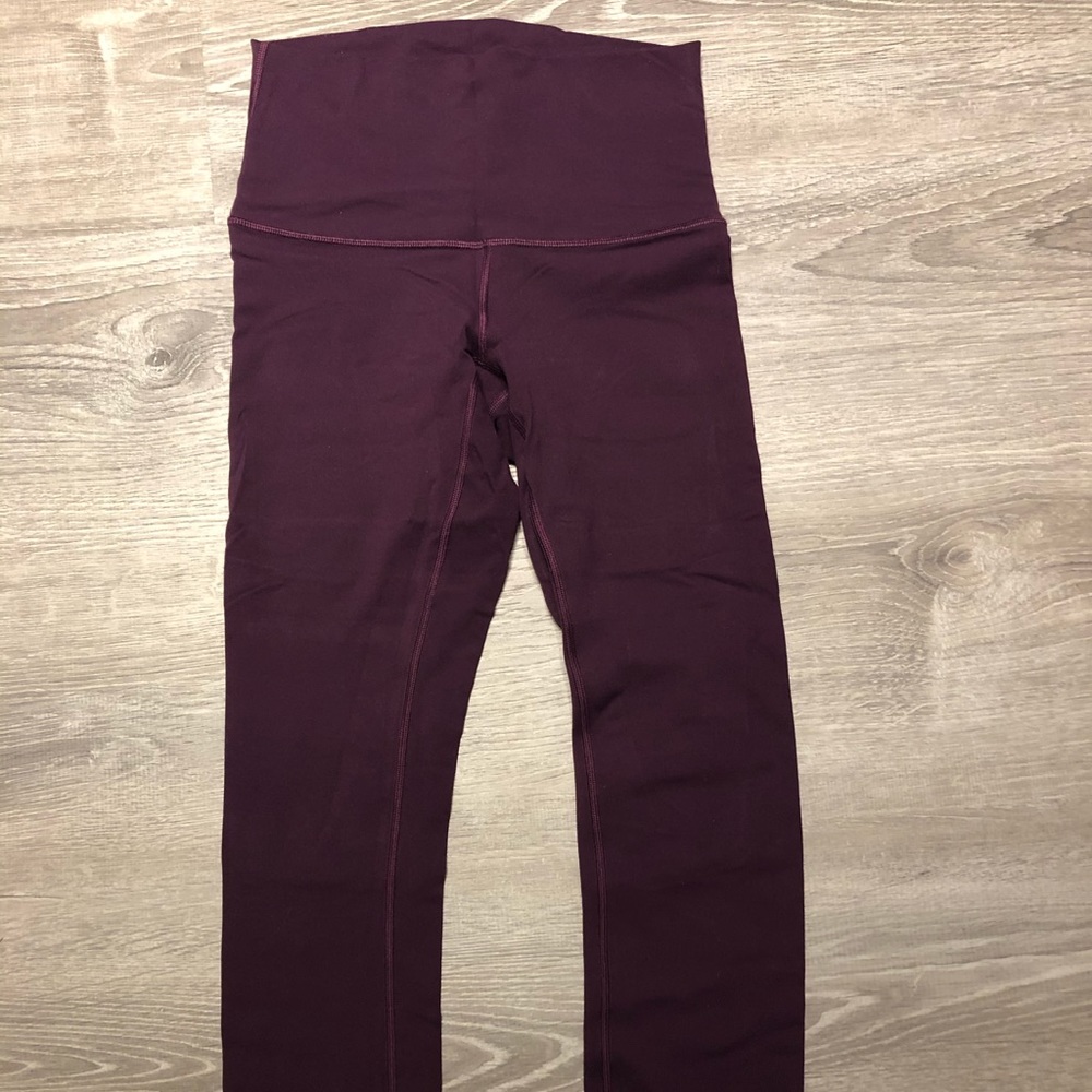 Burgundy Wunder Under Cropped Leggings